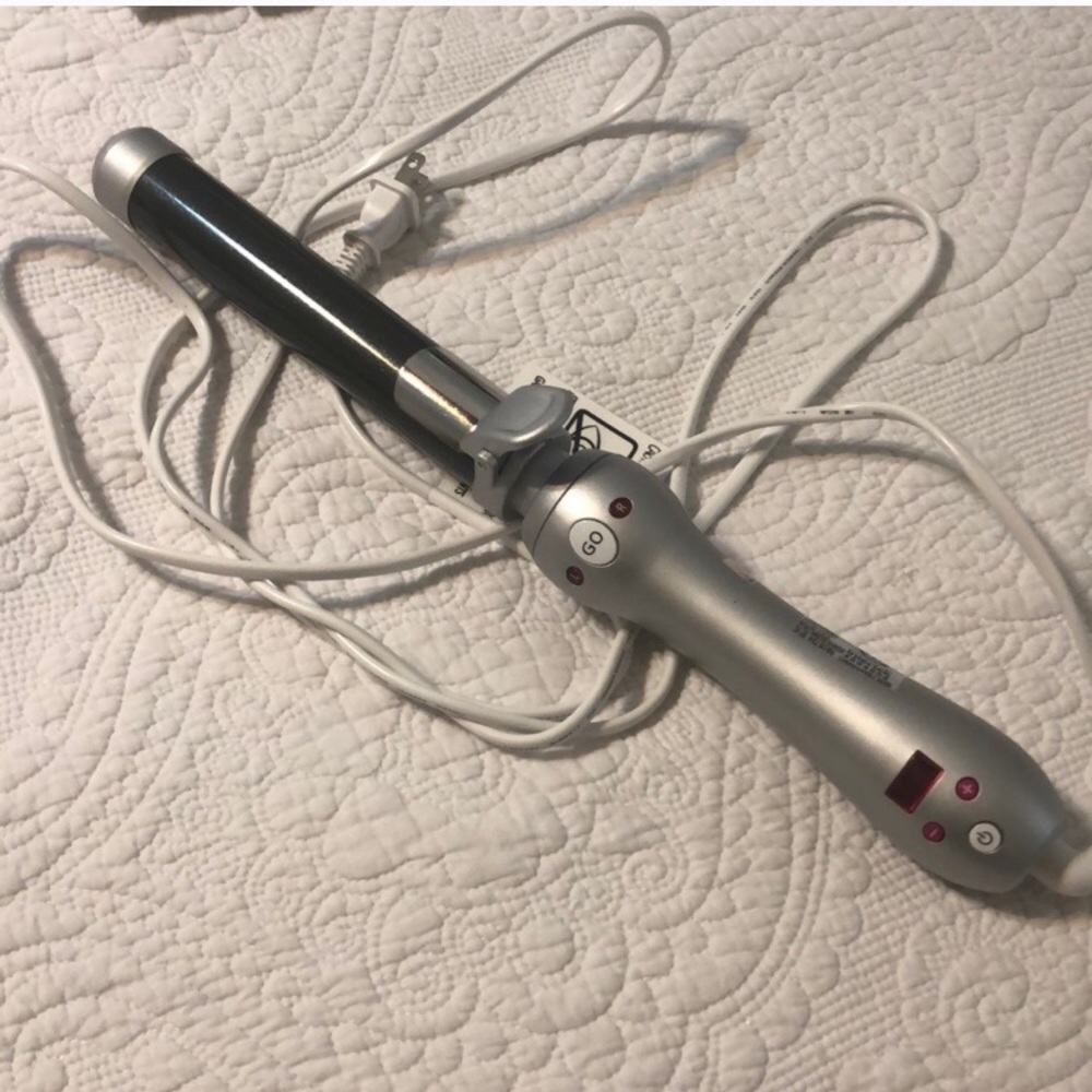 Beachwaver hair curler 1.25 great condition